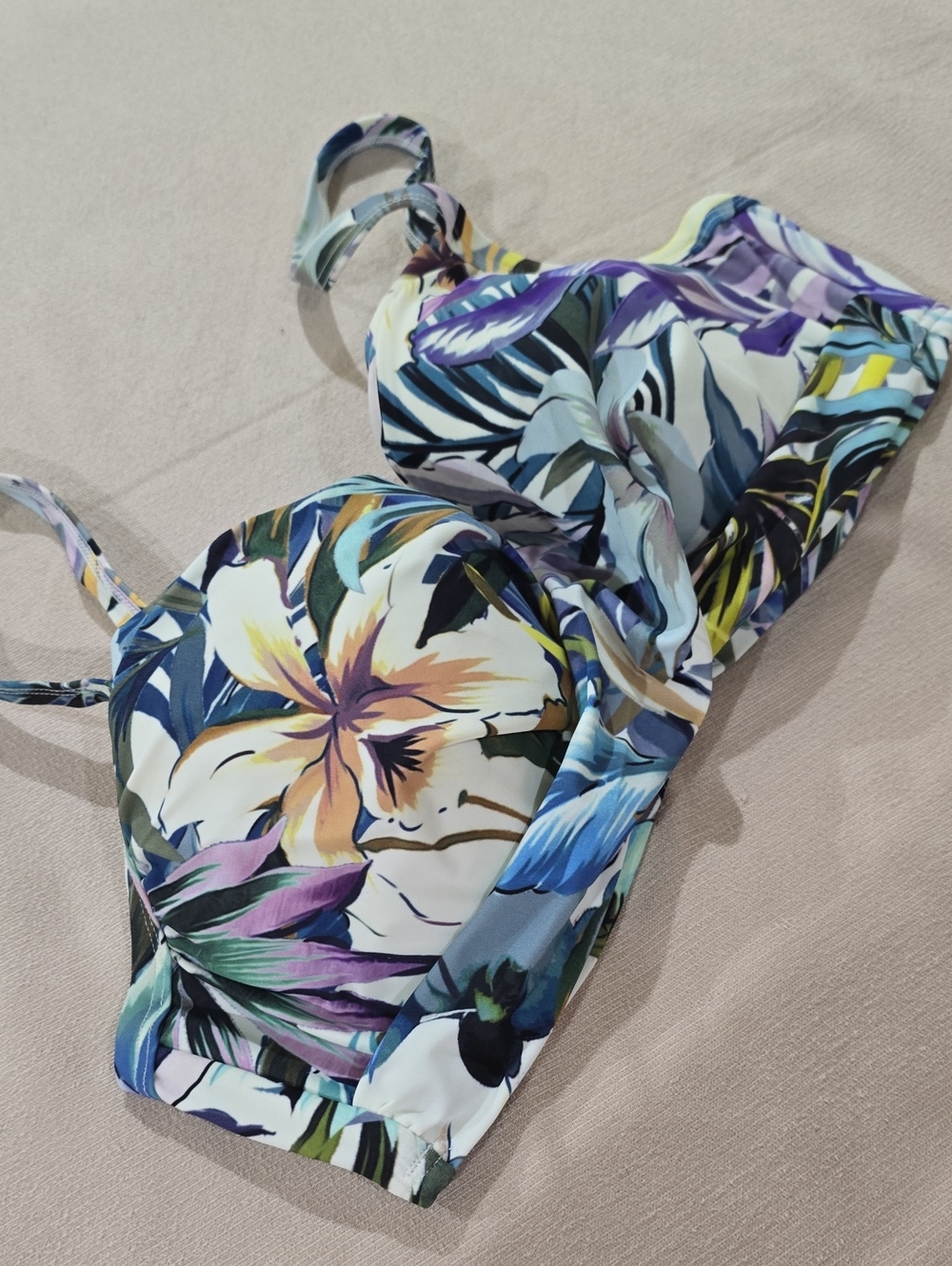 NWOT- Women's Floral Bikini Top